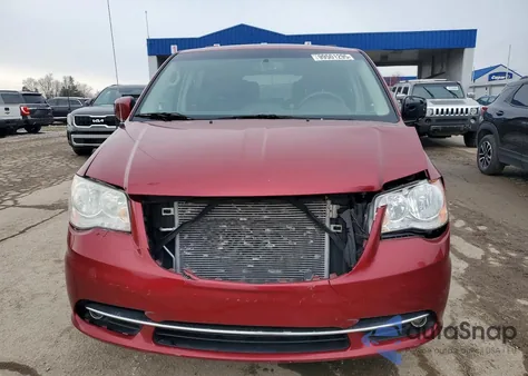 2014 Chrysler Town & Country Touring z USA, uszkodzony, nr VIN 2C4RC1BG2ER160053